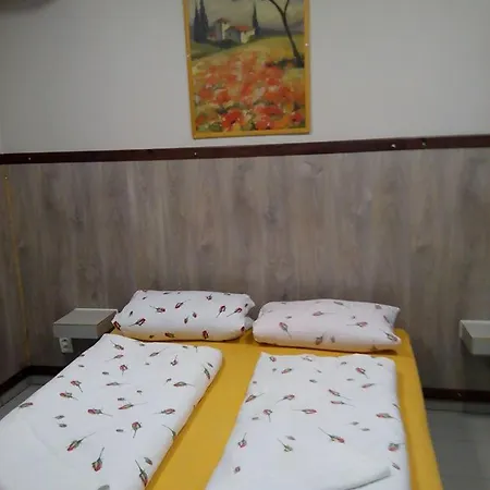 Apartments Manhattan בית אירוח *